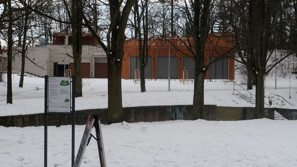 Na místě proslulé plzeňské diskotéky vyrostla osobitá novostavba